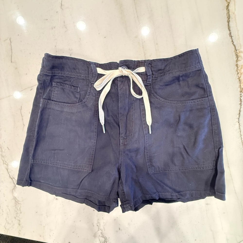 Blank NYC Navy Drawstring Pocket Shorts with Off-white Tie